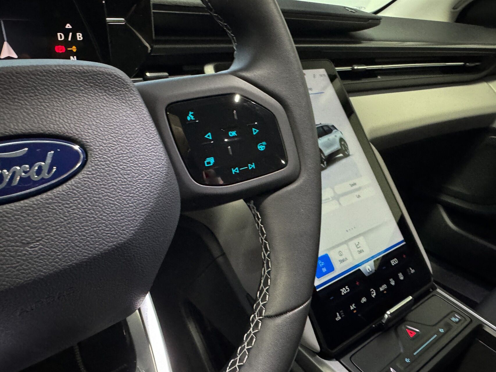 Billede af Ford Explorer EL UR Select AWD 340HK 5d Aut.