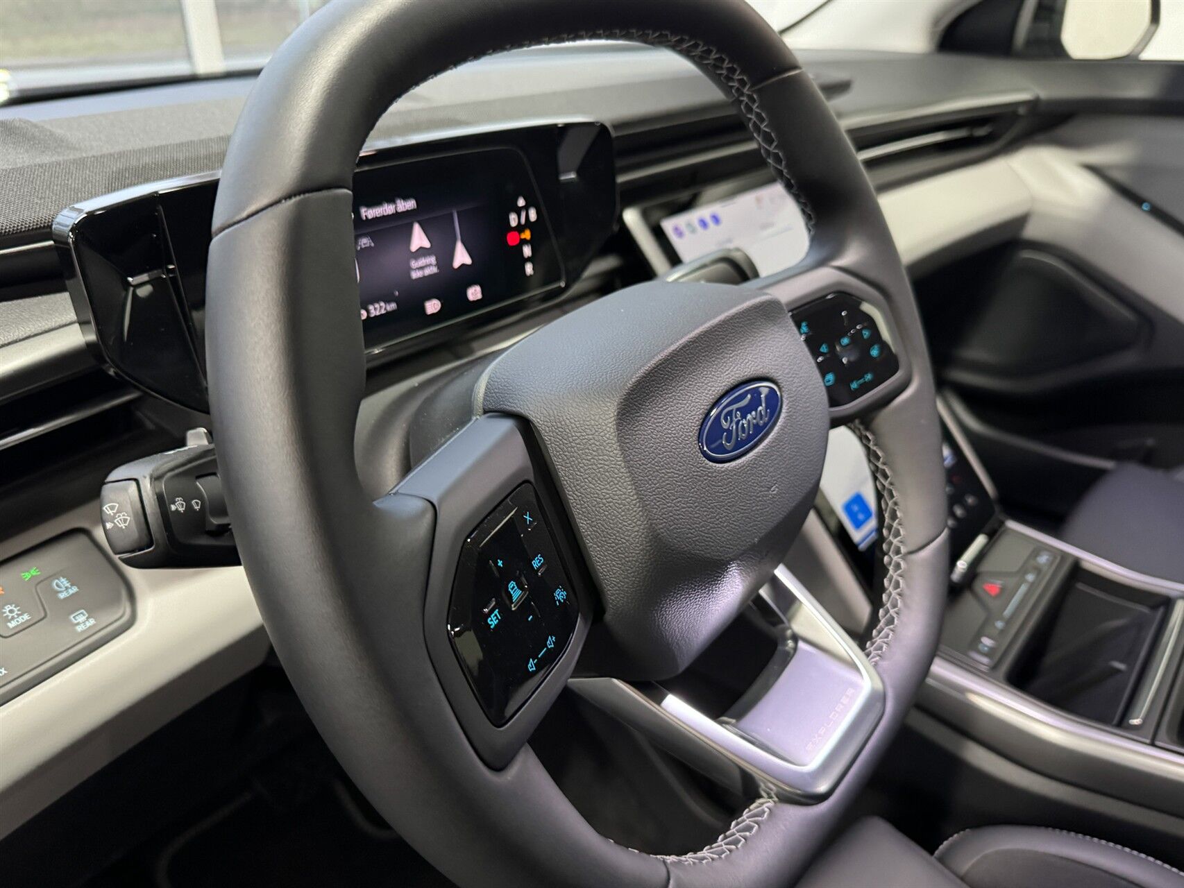 Billede af Ford Explorer EL UR Select AWD 340HK 5d Aut.