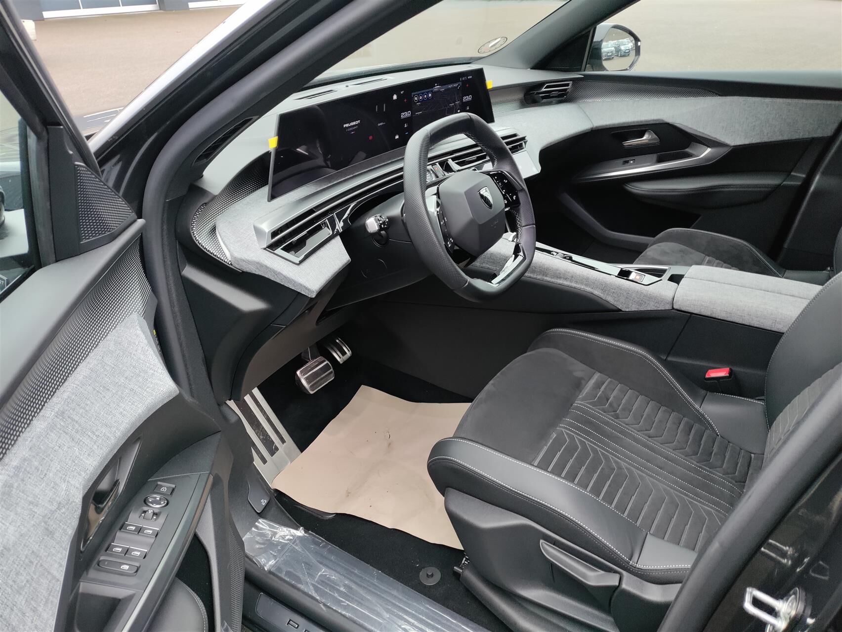 Billede af Peugeot e-3008 EL GT 210HK 5d Aut.