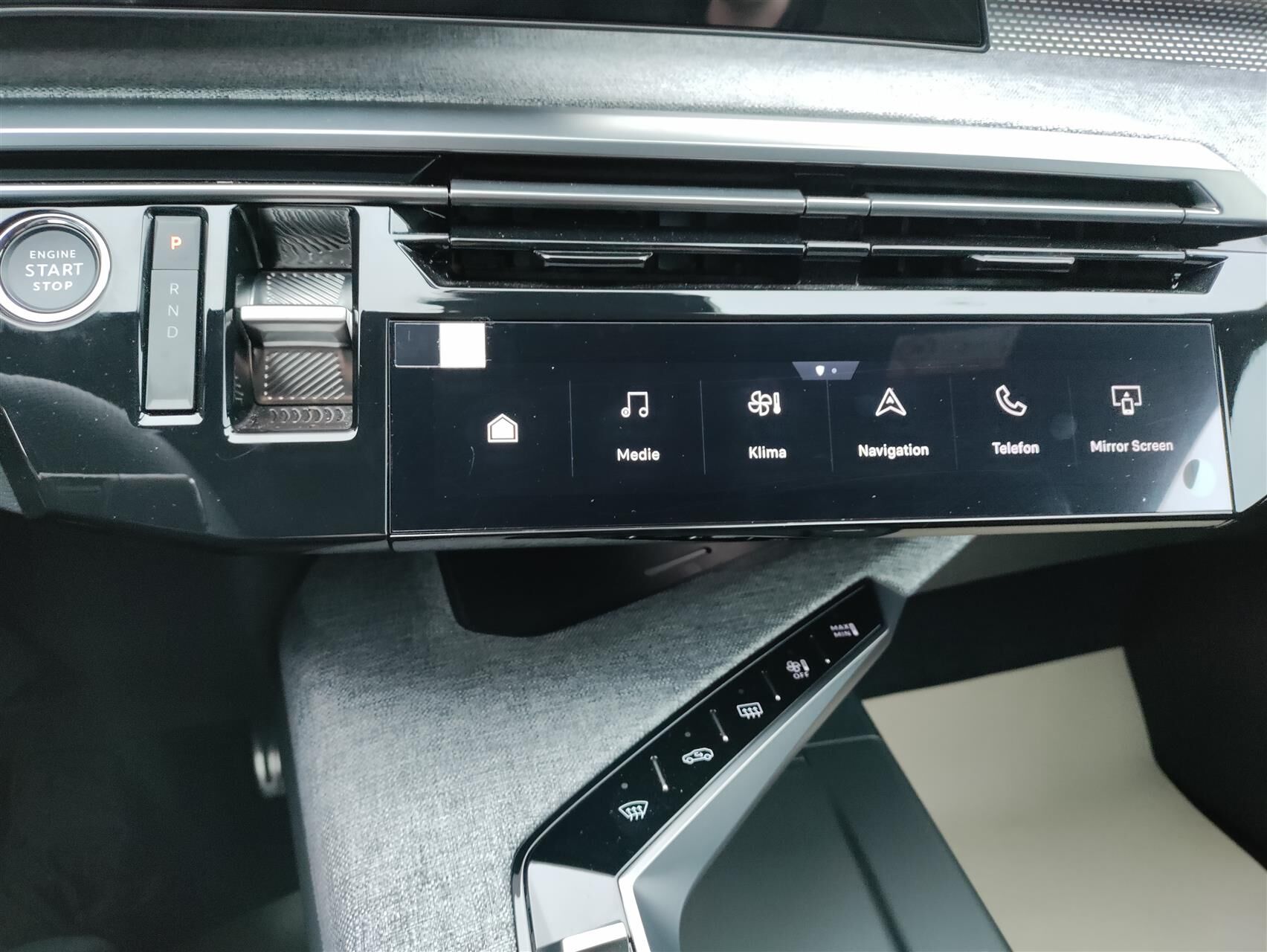 Billede af Peugeot e-3008 EL GT 210HK 5d Aut.