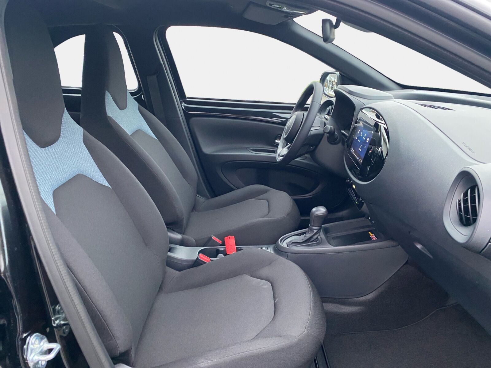 Billede af Toyota Aygo X 1,5 Hybrid Play Comfort CVT 116HK 5d Aut.