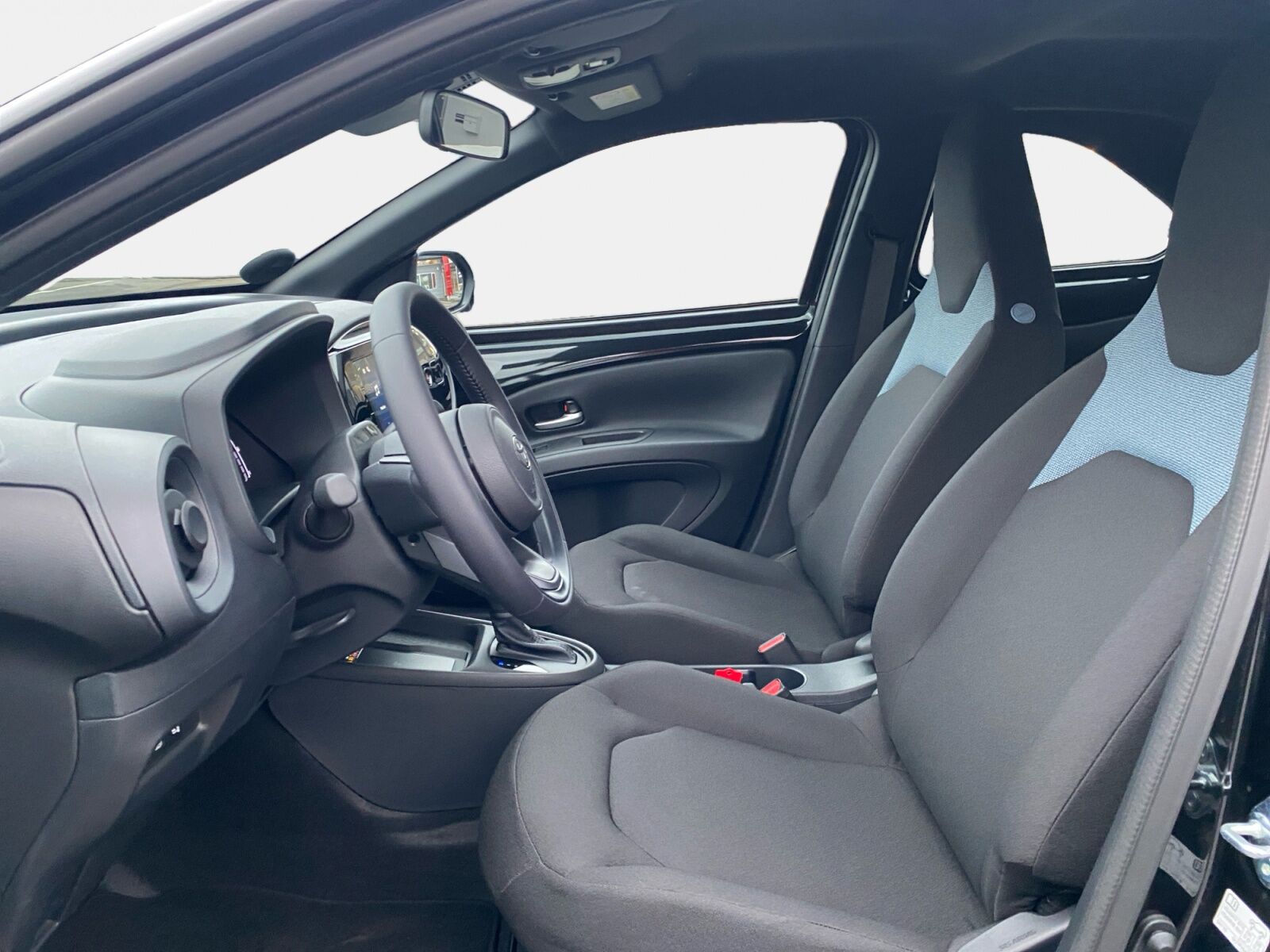 Billede af Toyota Aygo X 1,5 Hybrid Play Comfort CVT 116HK 5d Aut.