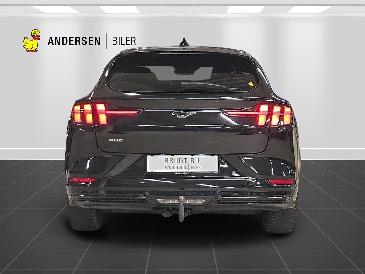 Billede af Ford Mustang Mach-E EL UR AWD 351HK 5d Aut.