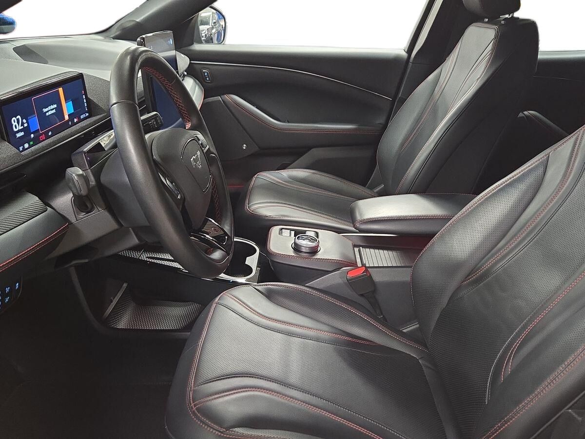 Billede af Ford Mustang Mach-E EL UR AWD 351HK 5d Aut.