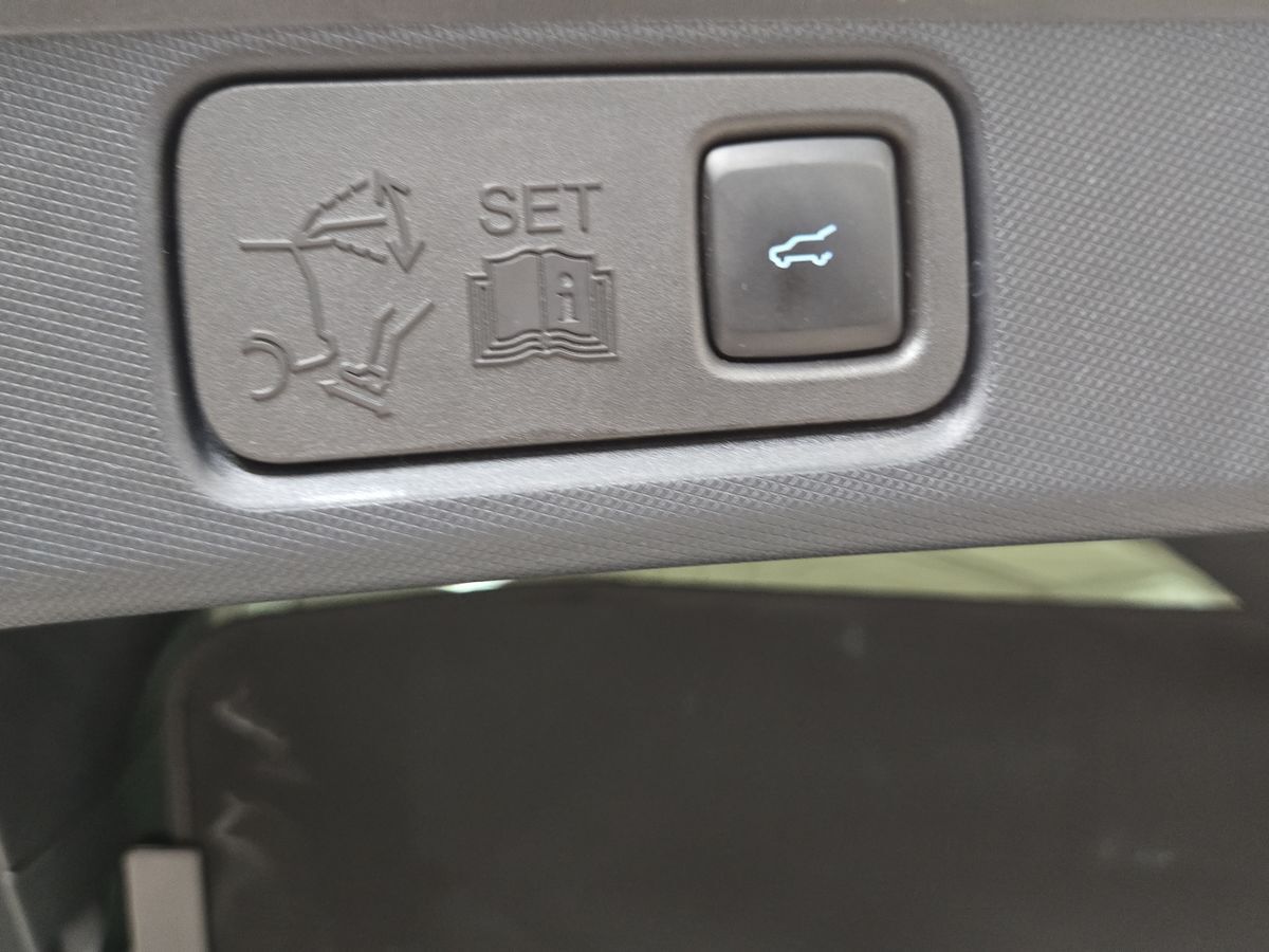 Billede af Ford Mustang Mach-E EL UR AWD 351HK 5d Aut.