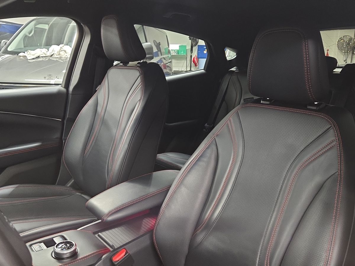 Billede af Ford Mustang Mach-E EL UR AWD 351HK 5d Aut.