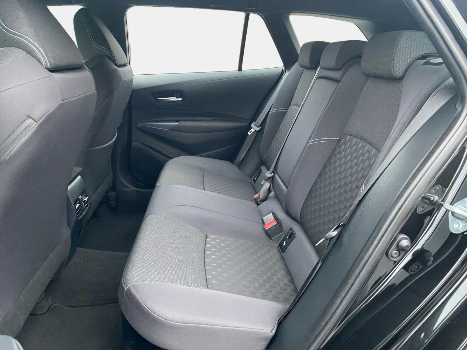 Billede af Toyota Corolla Touring Sports 1,8 Hybrid Active Comfort Plus E-CVT 140HK Stc Trinl. Gear