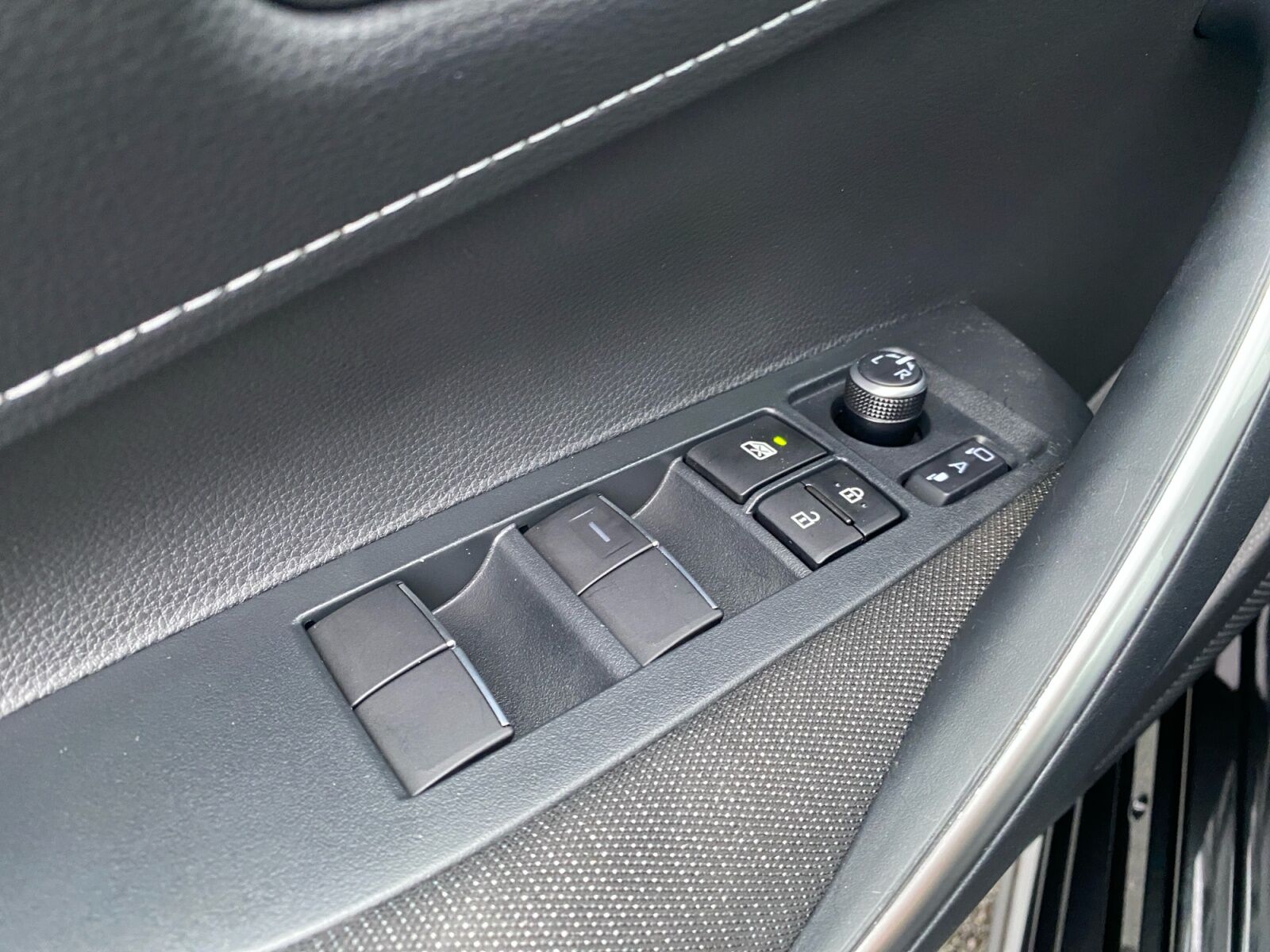 Billede af Toyota Corolla Touring Sports 1,8 Hybrid Active Comfort Plus E-CVT 140HK Stc Trinl. Gear