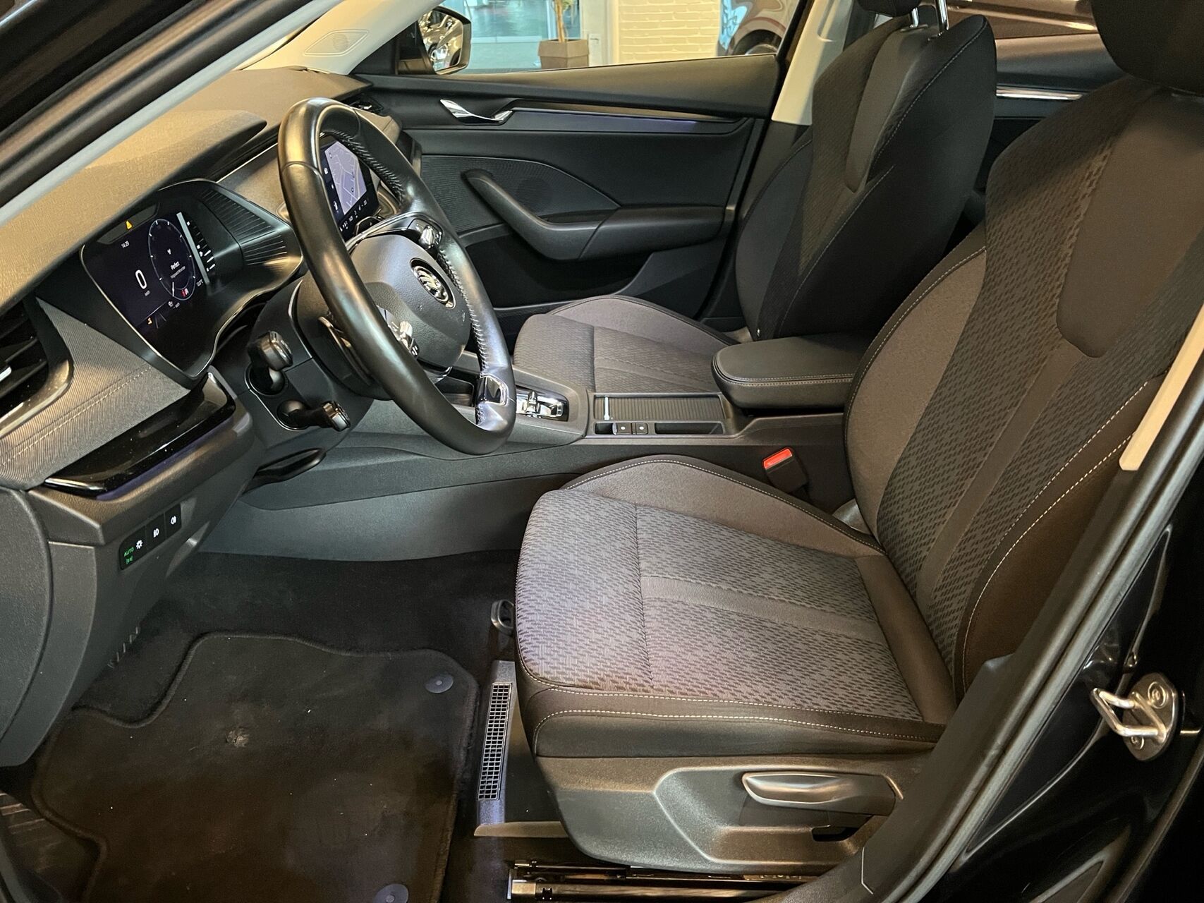 Billede af Skoda Octavia Combi 1,5 eTSI  Mild hybrid Style DSG 150HK Stc 7g Aut.