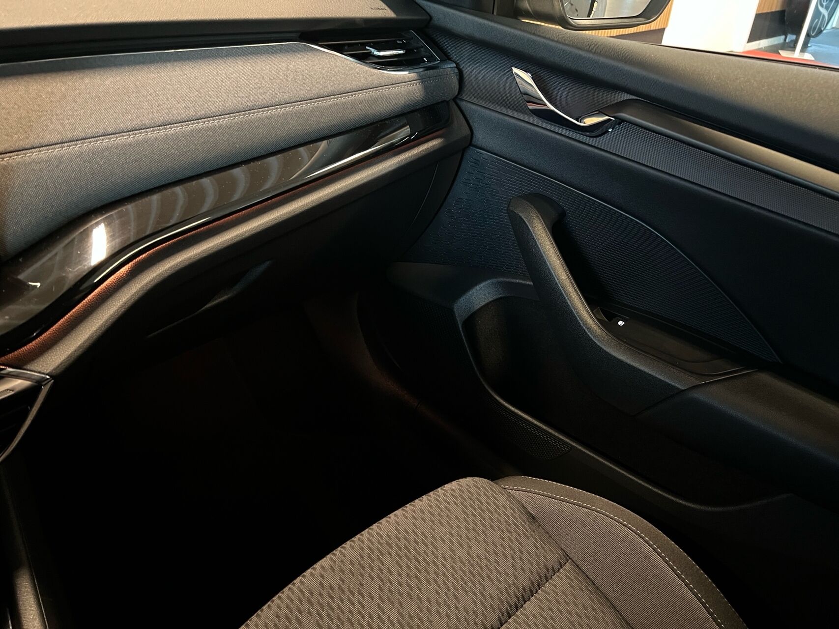 Billede af Skoda Octavia Combi 1,5 eTSI  Mild hybrid Style DSG 150HK Stc 7g Aut.