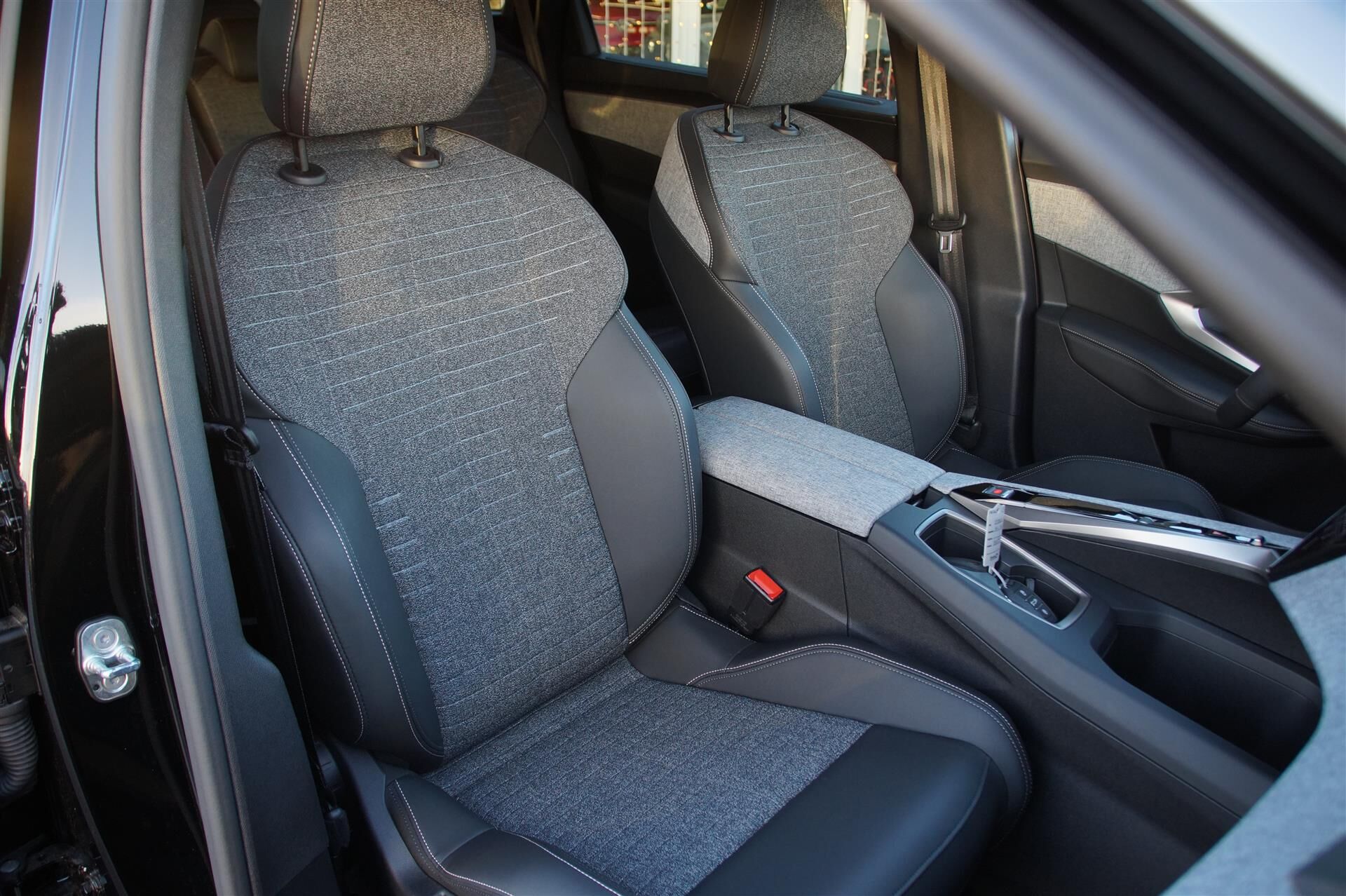 Billede af Peugeot e-5008 EL Allure 210HK 5d Aut.