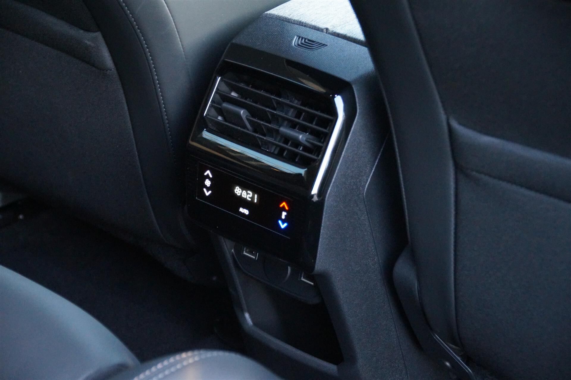 Billede af Peugeot e-5008 EL Allure 210HK 5d Aut.