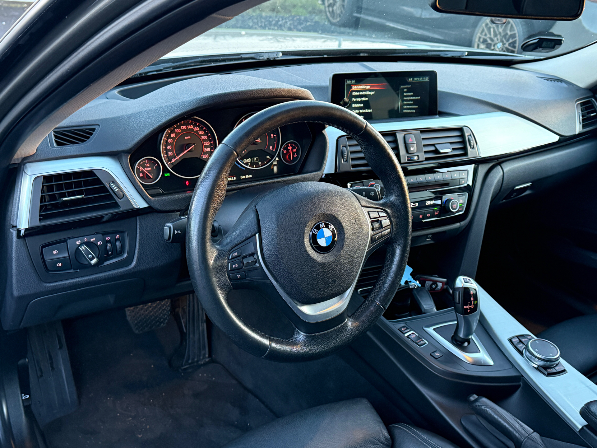 Billede af BMW 318d Touring 2,0 D Steptronic 150HK Stc 8g Aut.