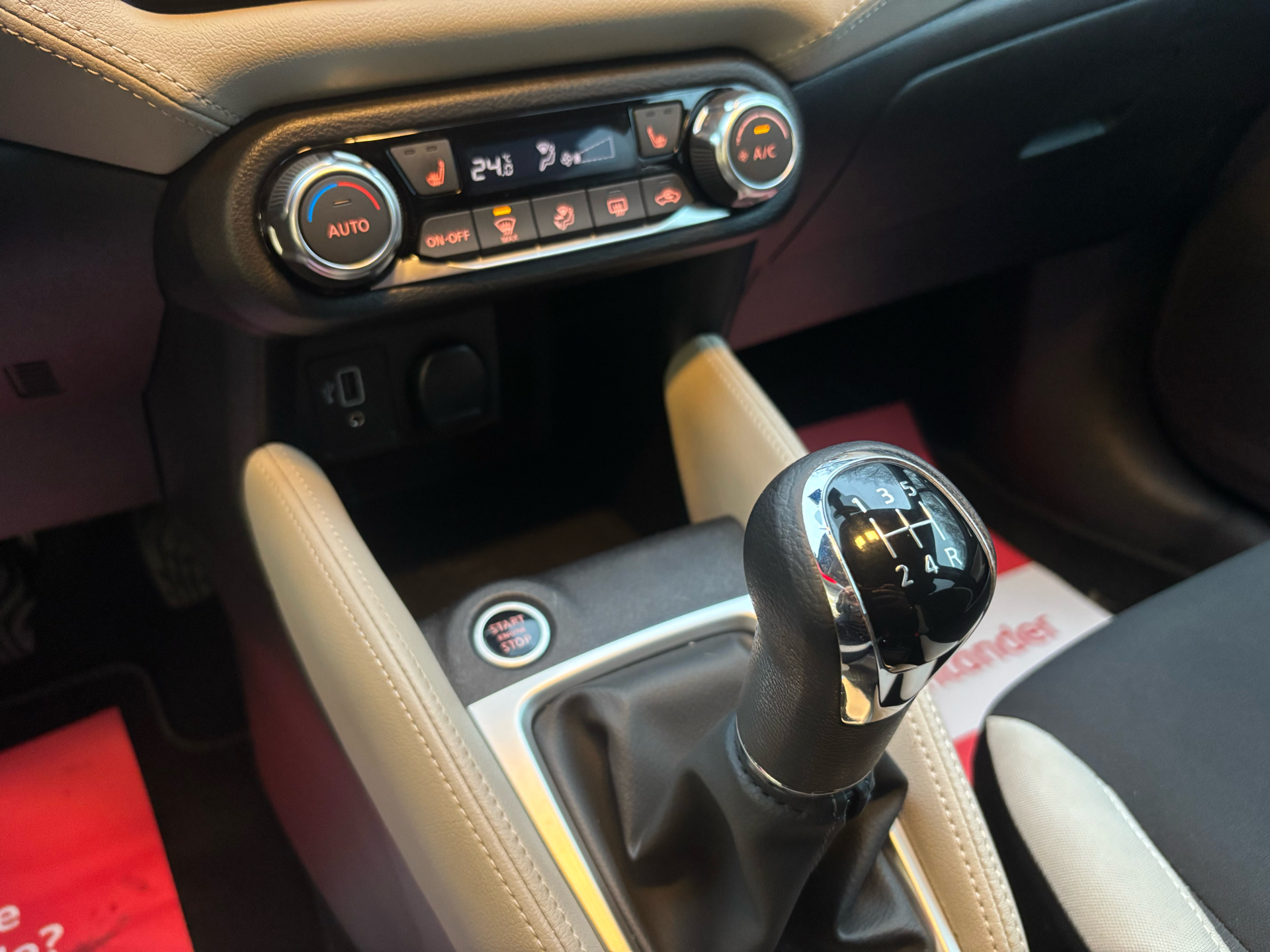 Billede af Nissan Micra 1,0 IG-T Acenta Start/Stop 100HK 5d