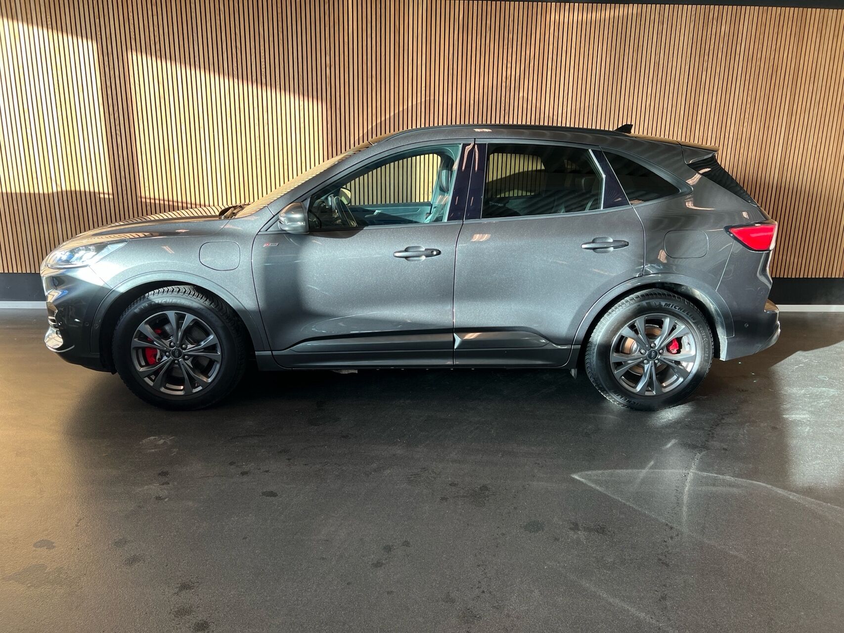 Billede af Ford Kuga 2,5 Plugin-hybrid ST-Line X CVT 225HK 5d Trinl. Gear