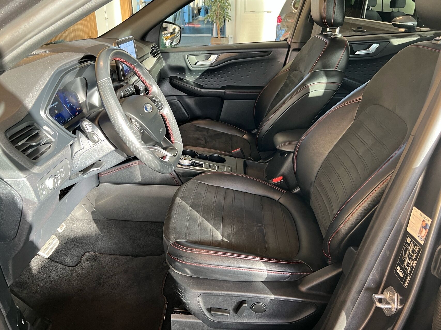 Billede af Ford Kuga 2,5 Plugin-hybrid ST-Line X CVT 225HK 5d Trinl. Gear