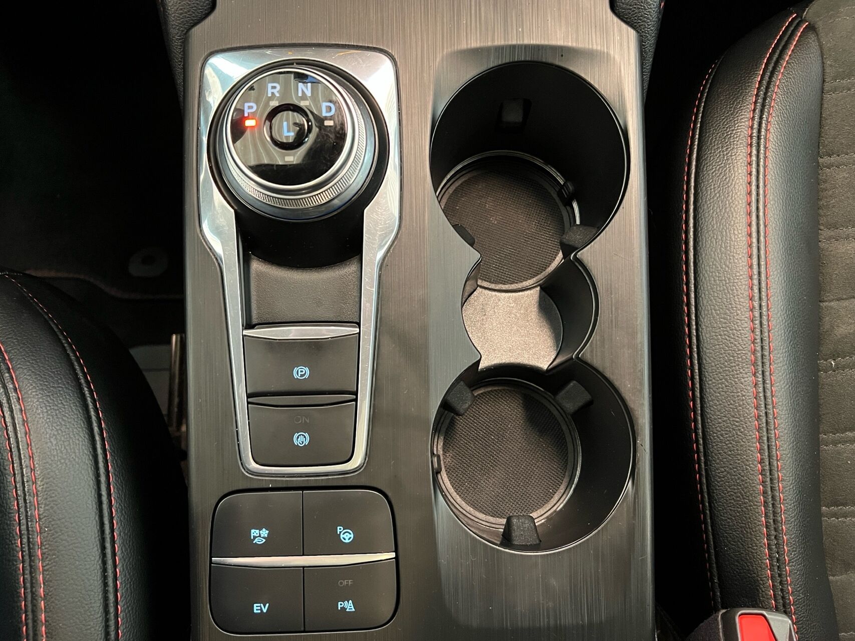 Billede af Ford Kuga 2,5 Plugin-hybrid ST-Line X CVT 225HK 5d Trinl. Gear