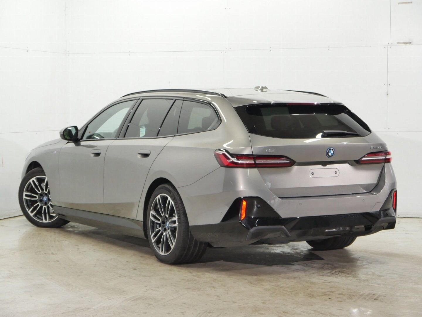 Billede af BMW i5 eDrive40 Touring M-Sport 340HK Stc Aut.