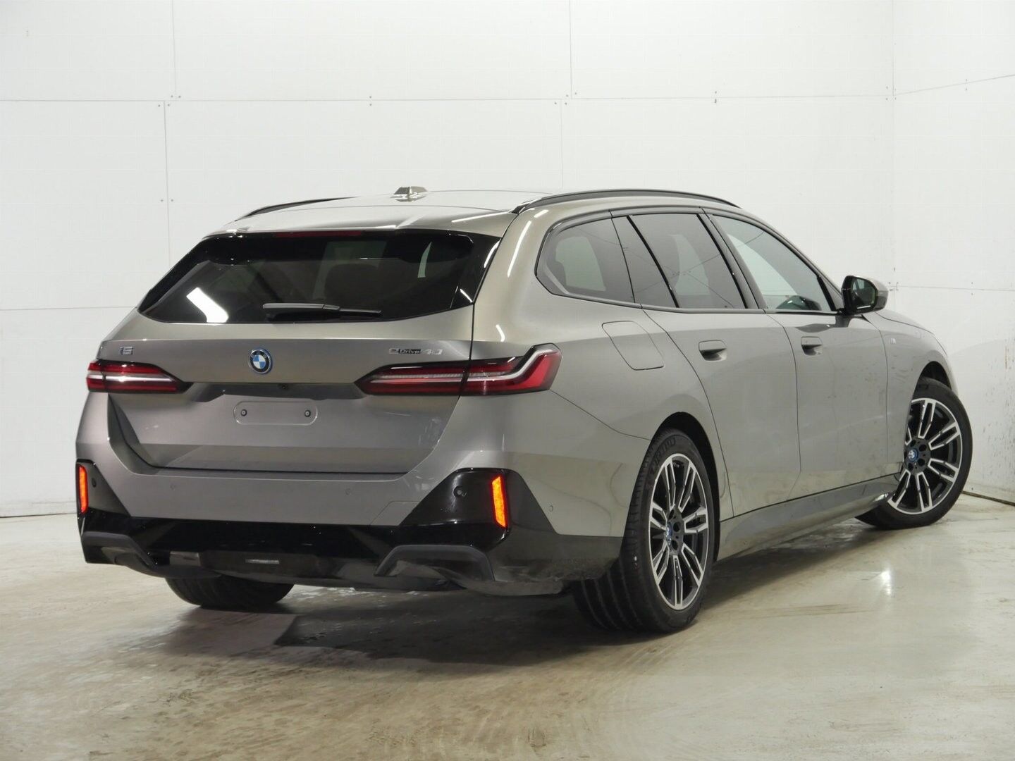 Billede af BMW i5 eDrive40 Touring M-Sport 340HK Stc Aut.