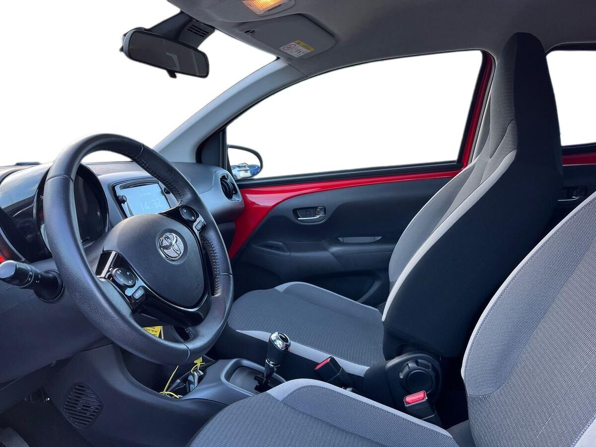 Billede af Toyota Aygo 1,0 VVT-I X-Press Safety Sense X-Shift 72HK 5d Aut.