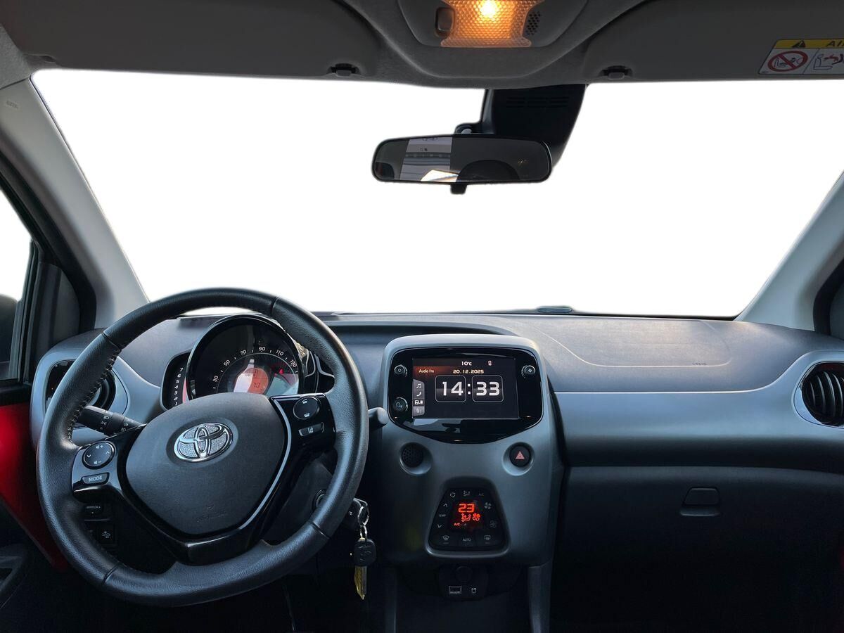 Billede af Toyota Aygo 1,0 VVT-I X-Press Safety Sense X-Shift 72HK 5d Aut.