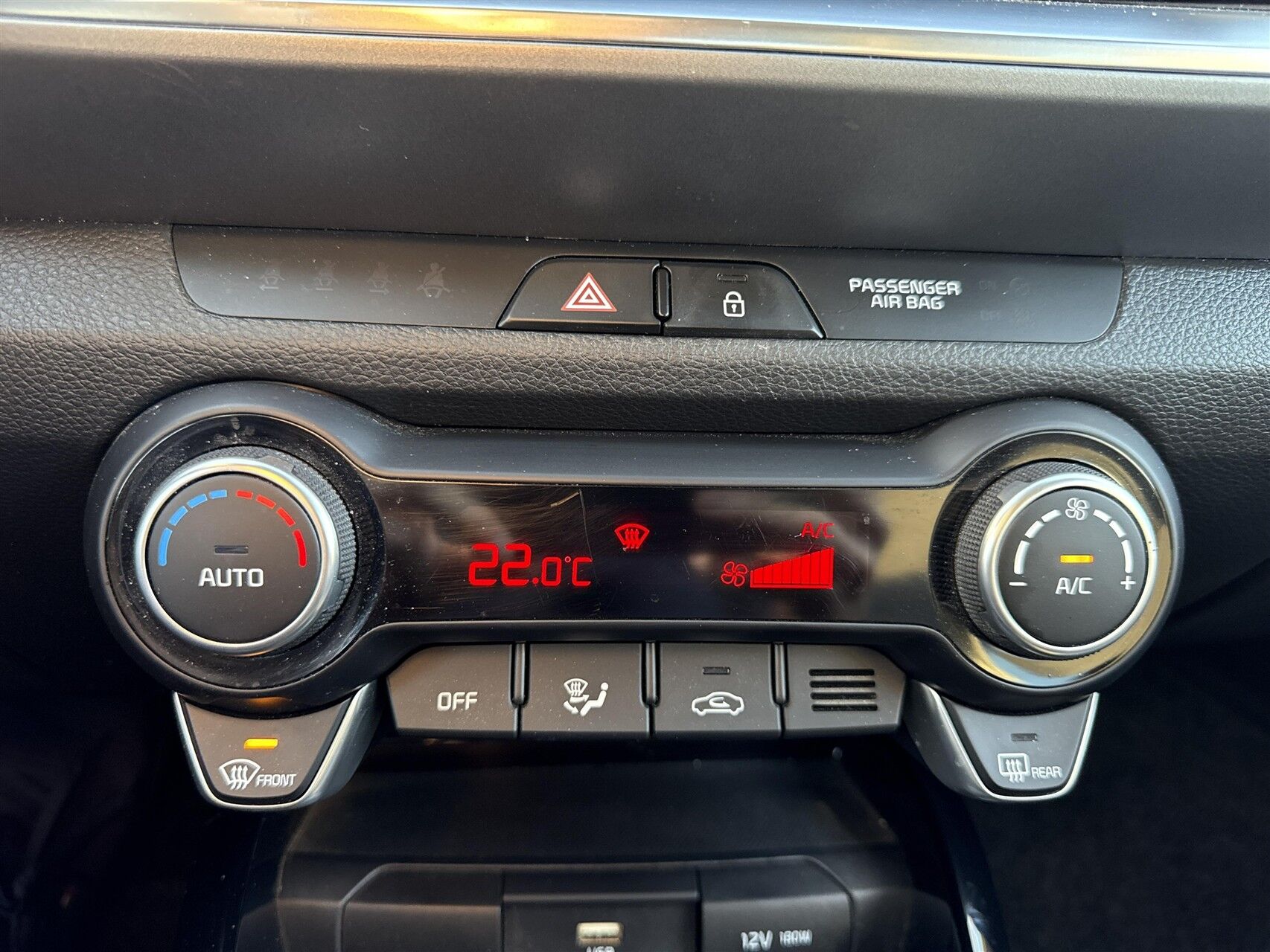 Billede af Kia Stonic 1,0 T-GDI  Mild hybrid Prestige m/Upgrade DCT 120HK 5d 7g Aut.