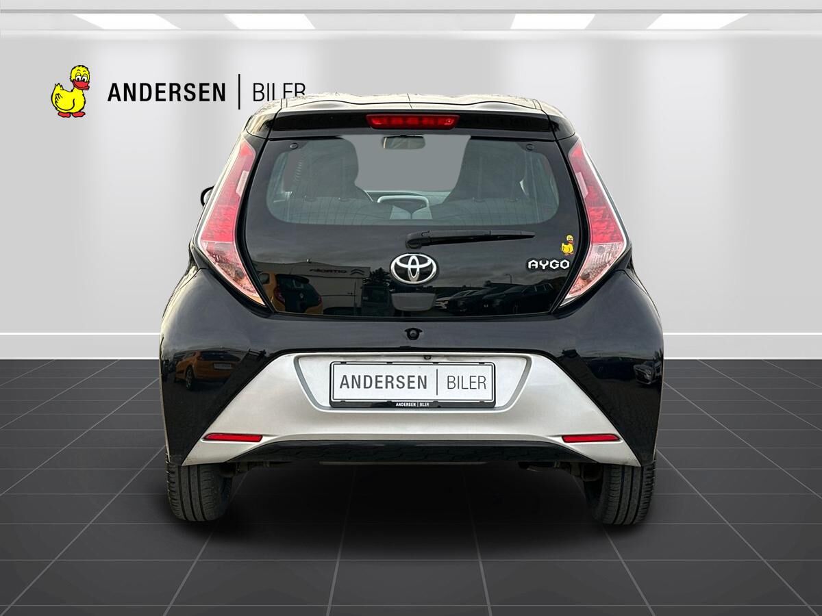 Billede af Toyota Aygo 1,0 VVT-I X-Play + X-Touch 69HK 5d