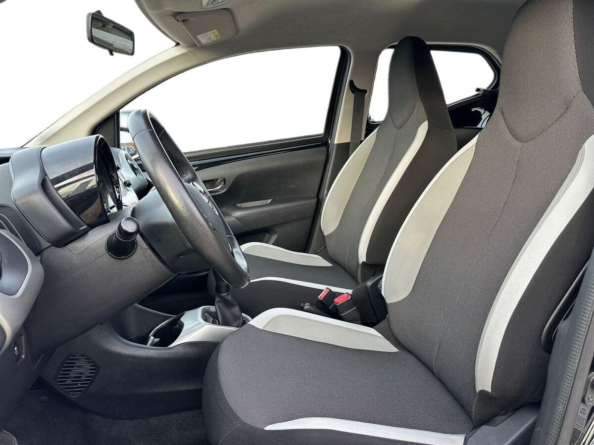 Billede af Toyota Aygo 1,0 VVT-I X-Play + X-Touch 69HK 5d