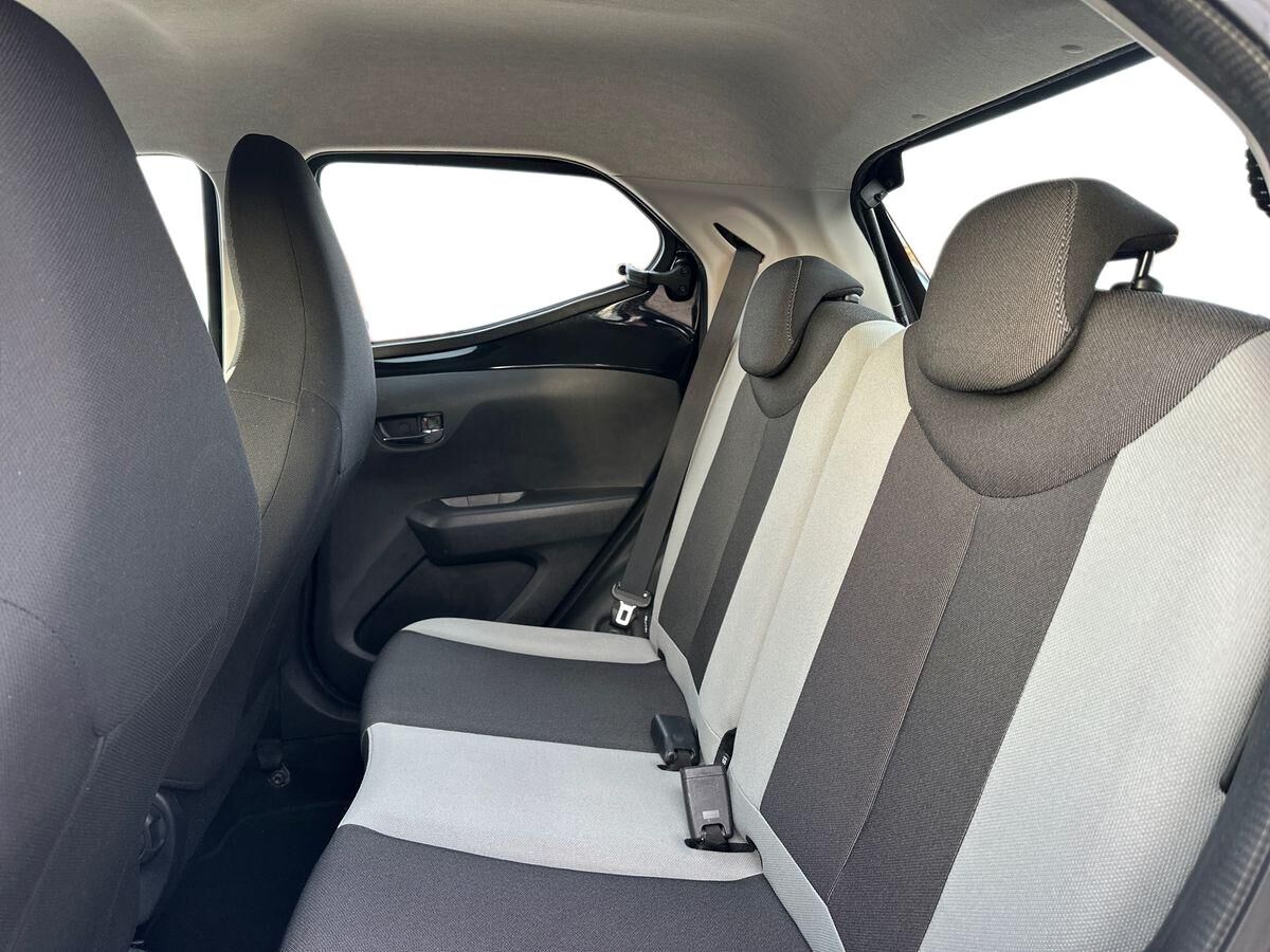 Billede af Toyota Aygo 1,0 VVT-I X-Play + X-Touch 69HK 5d