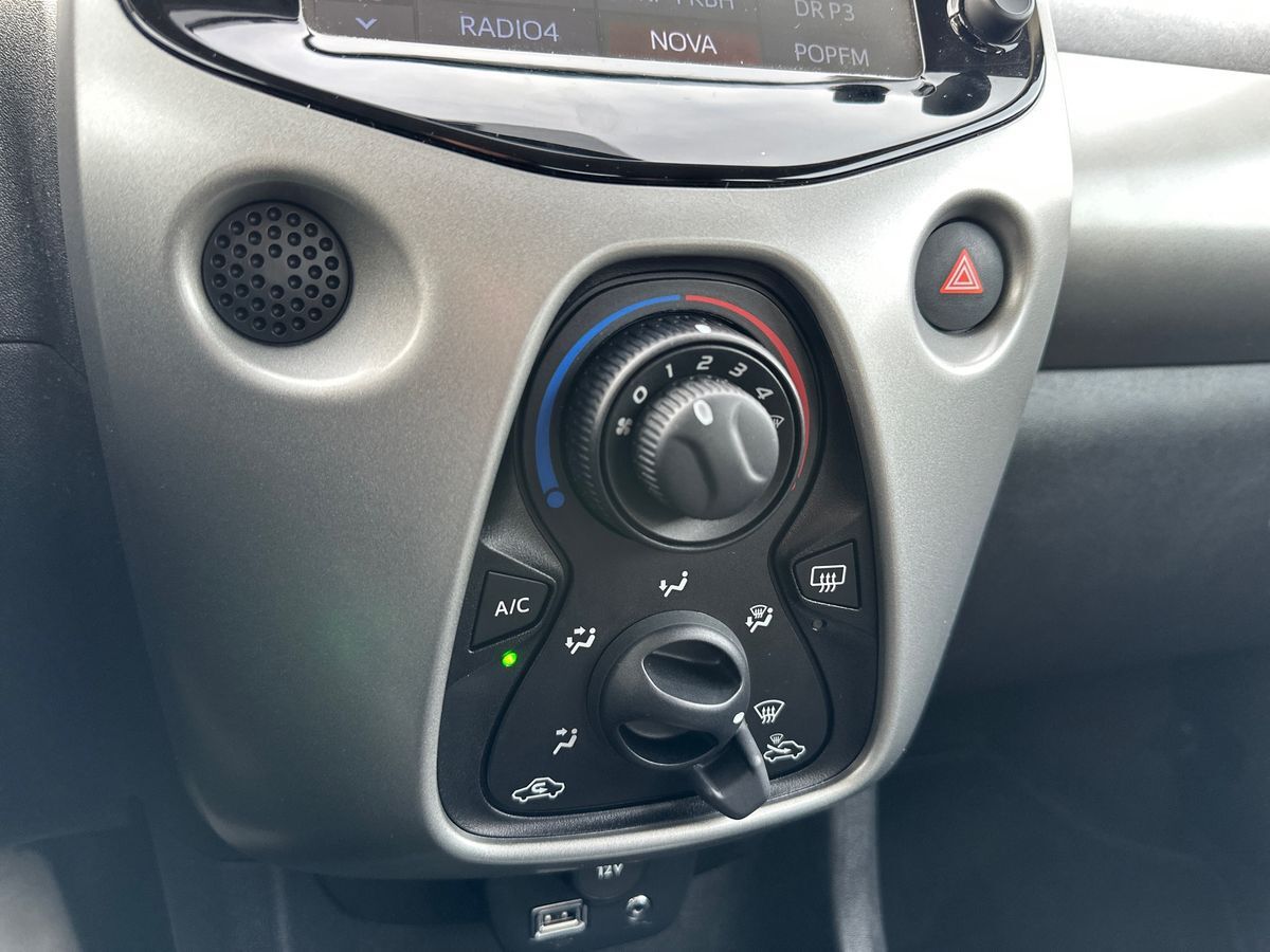 Billede af Toyota Aygo 1,0 VVT-I X-Play + X-Touch 69HK 5d