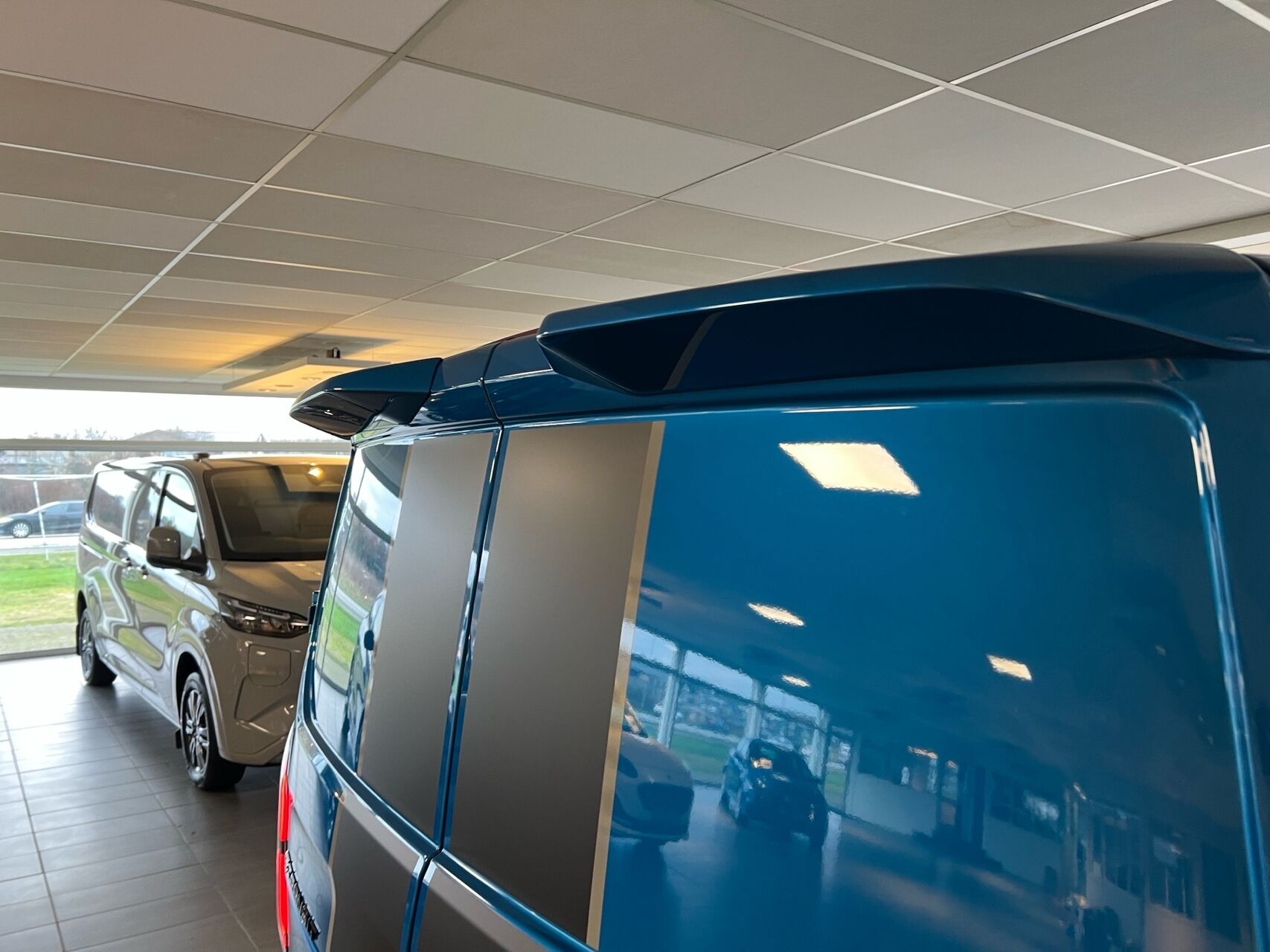 Billede af Ford E-Transit Custom 340 L2H1 EL Sport 218HK Van Aut.