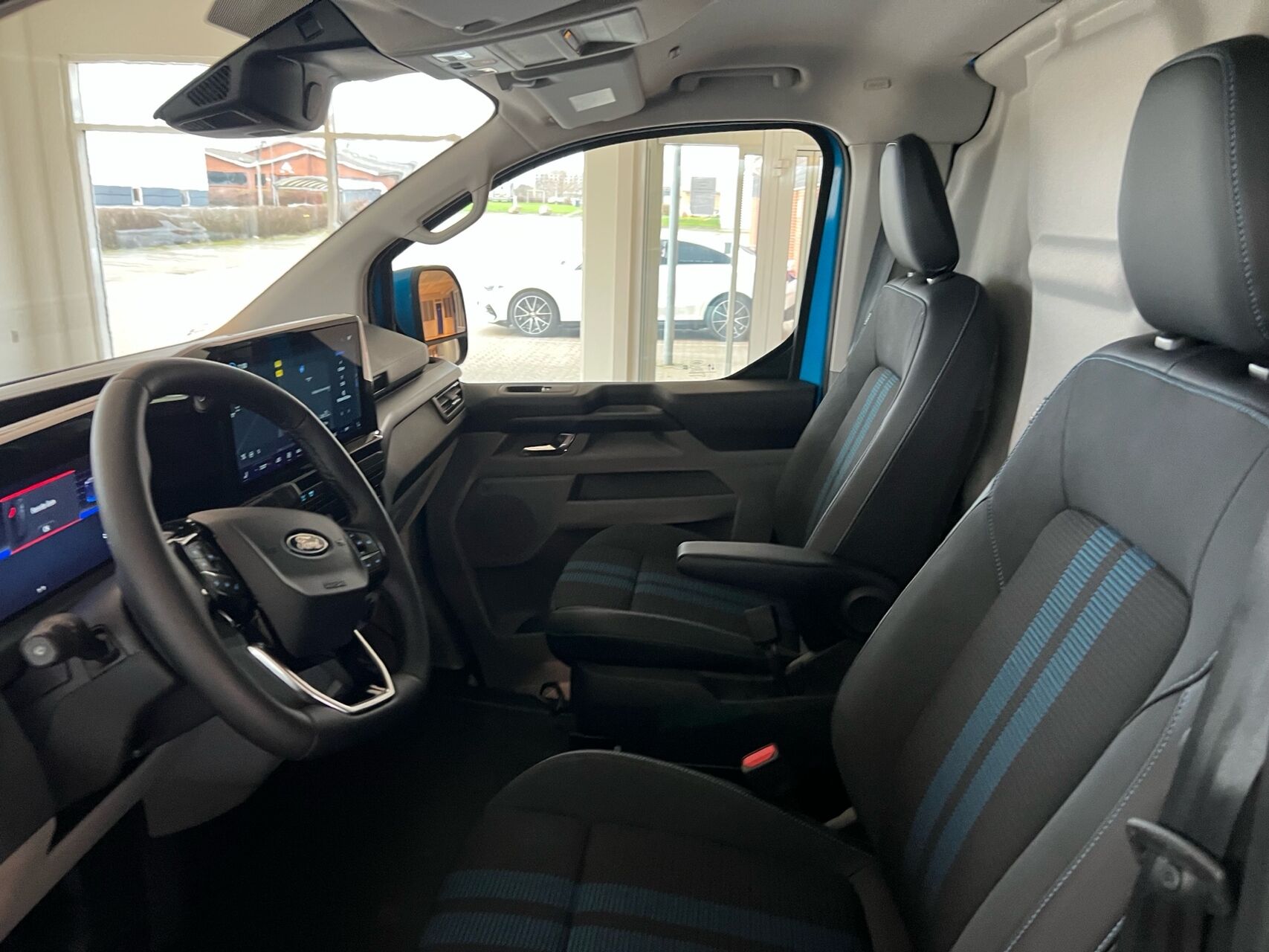 Billede af Ford E-Transit Custom 340 L2H1 EL Sport 218HK Van Aut.