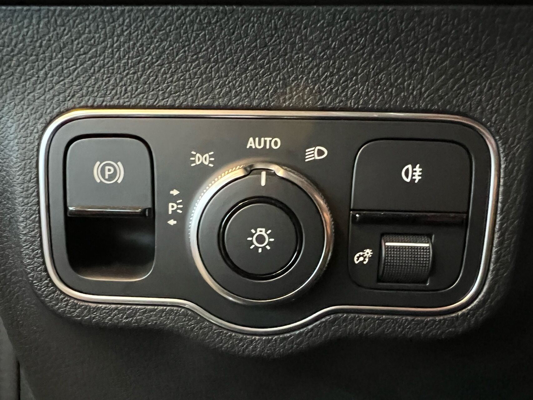 Billede af Mercedes-Benz EQB 250+ EL AMG Premium 190HK 5d Aut.