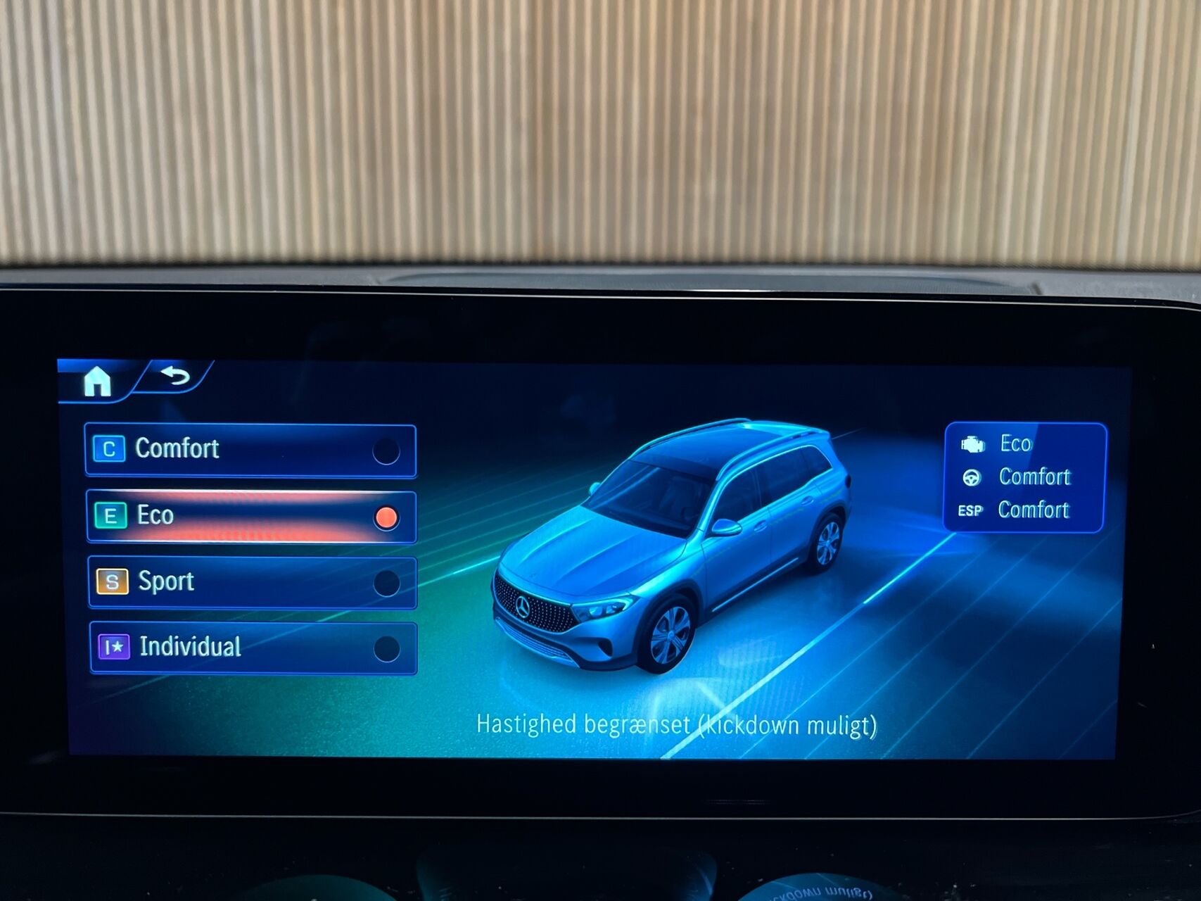 Billede af Mercedes-Benz EQB 250+ EL AMG Premium 190HK 5d Aut.