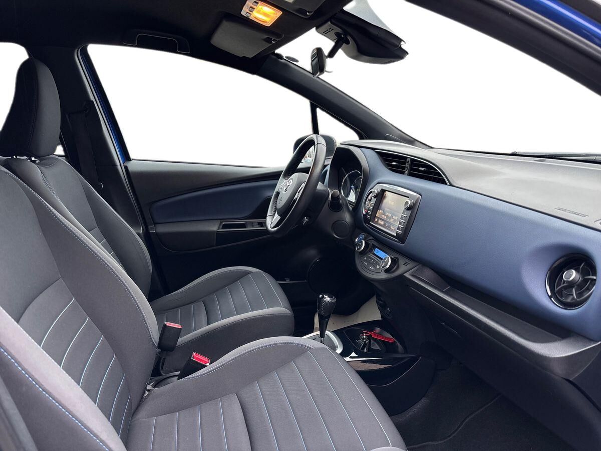 Billede af Toyota Yaris 1,5 Hybrid Flavour BLÅ E-CVT 100HK 5d Trinl. Gear
