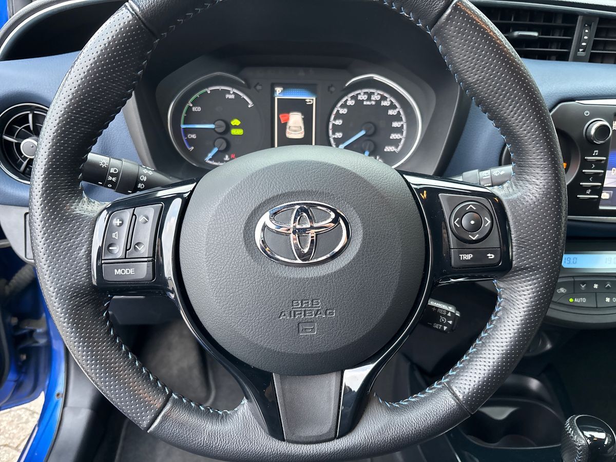 Billede af Toyota Yaris 1,5 Hybrid Flavour BLÅ E-CVT 100HK 5d Trinl. Gear