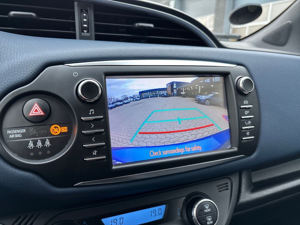 Billede af Toyota Yaris 1,5 Hybrid Flavour BLÅ E-CVT 100HK 5d Trinl. Gear