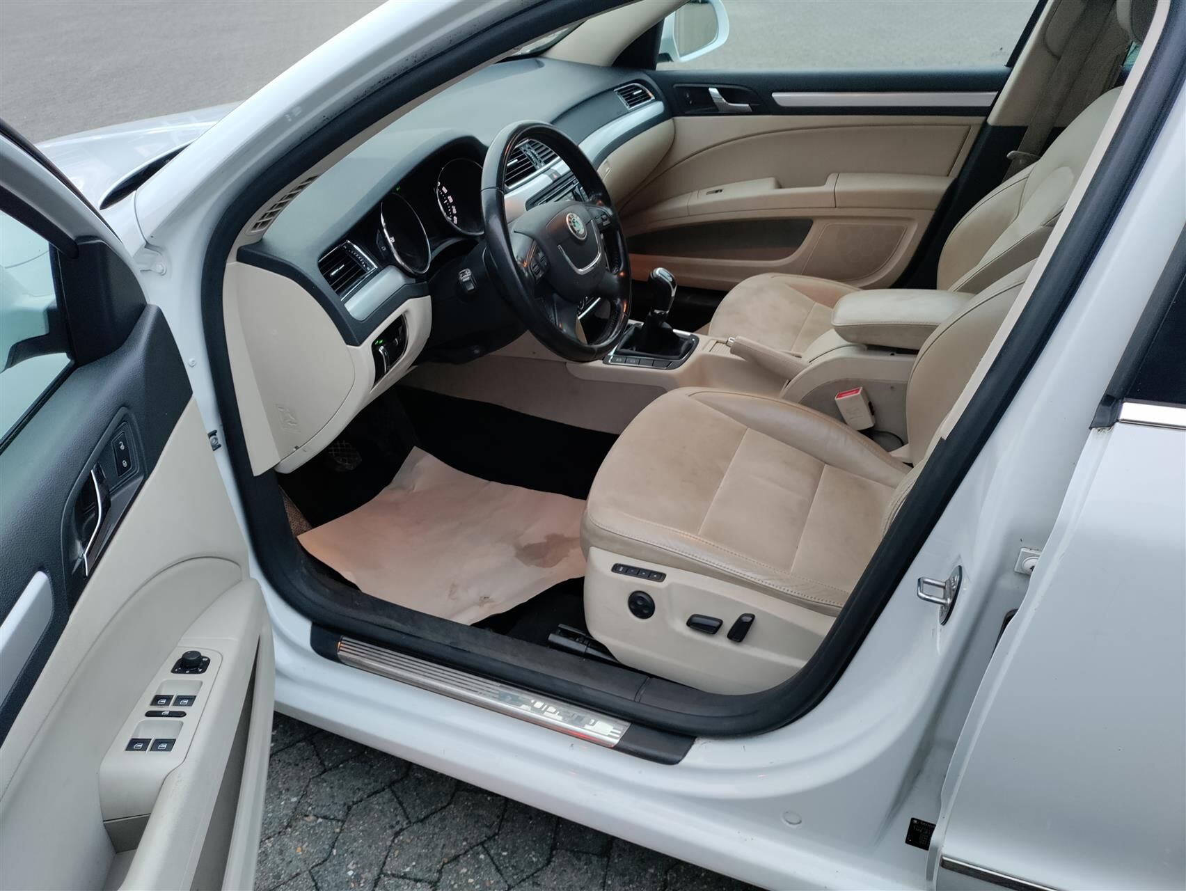 Billede af Skoda Superb Combi 1,8 TSI Elegance 160HK Stc 6g