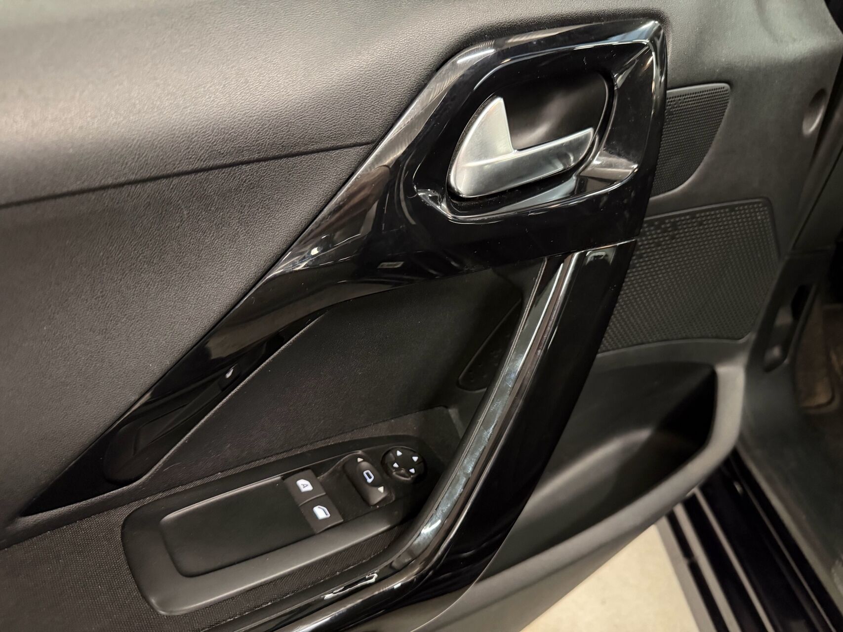 Billede af Peugeot 208 1,6 BlueHDi Envy 100HK 5d