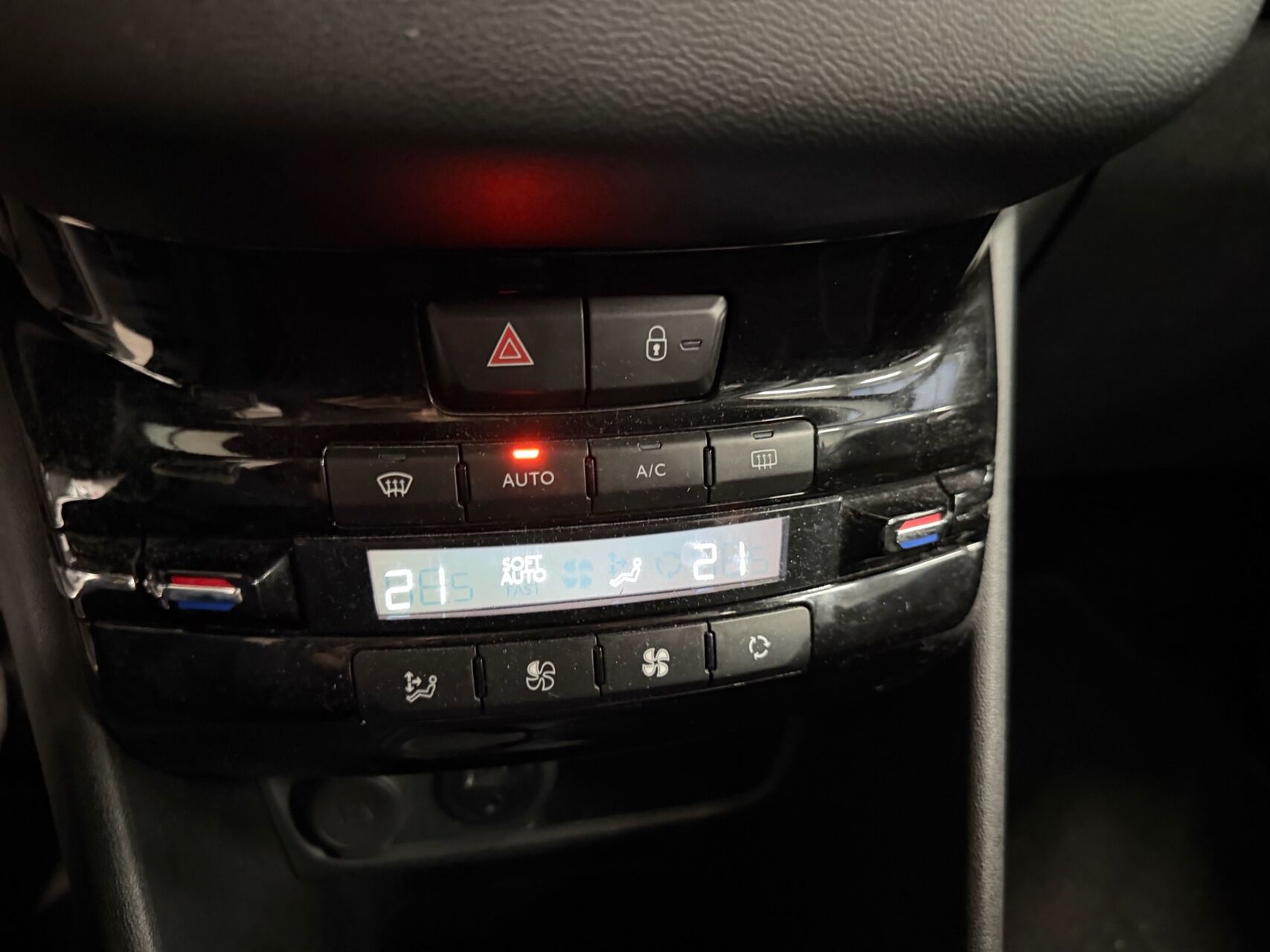 Billede af Peugeot 208 1,6 BlueHDi Envy 100HK 5d