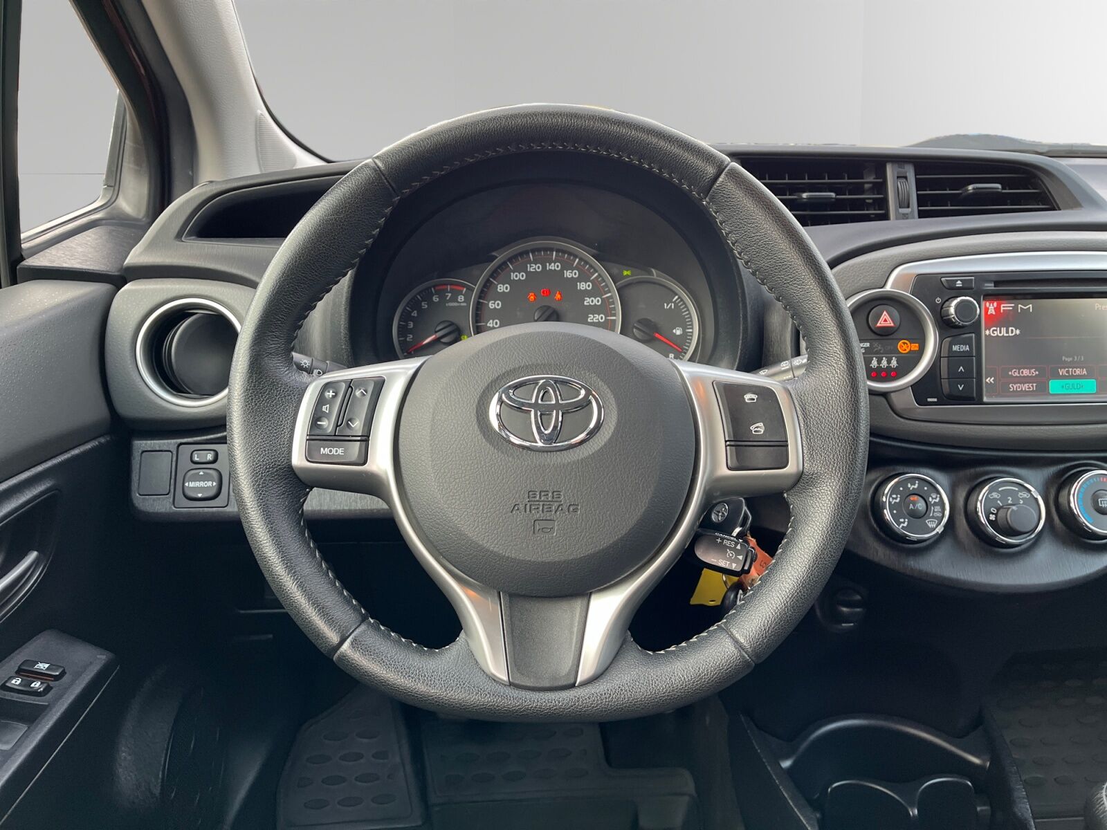 Billede af Toyota Yaris 1,3 VVT-I T2 Touch 100HK 5d 6g