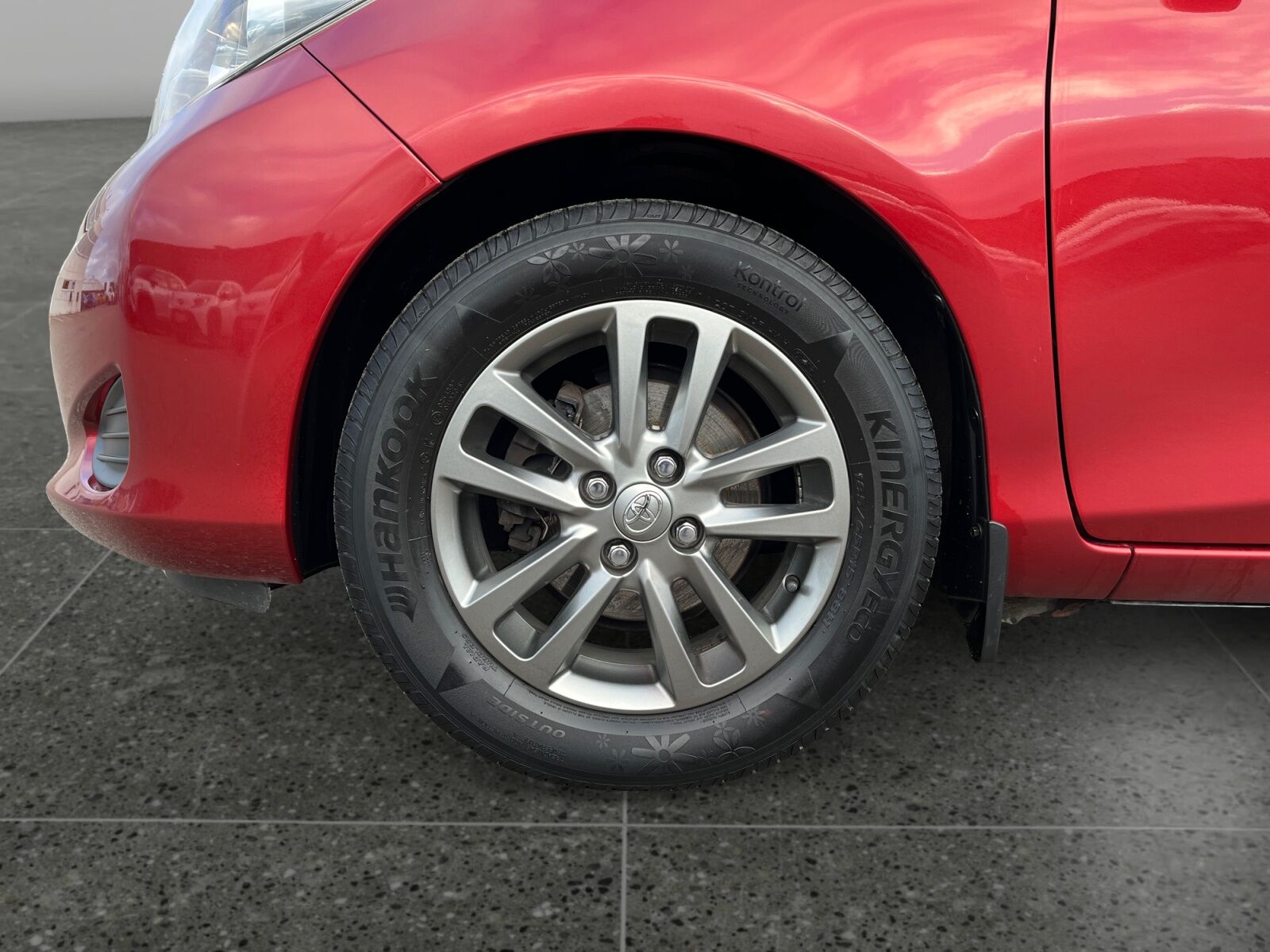 Billede af Toyota Yaris 1,3 VVT-I T2 Touch 100HK 5d 6g