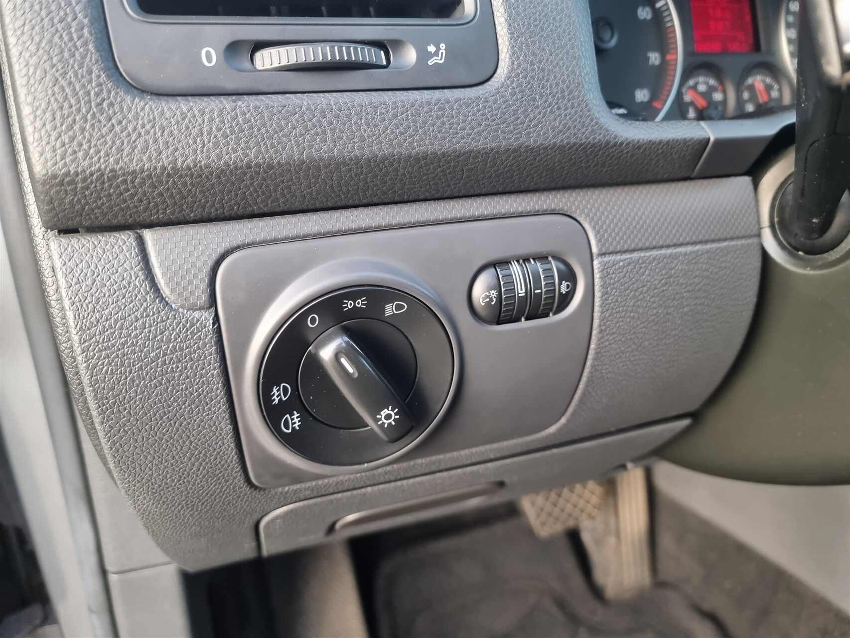 Billede af VW Golf 1,6 Trendline 102HK 5d Aut.