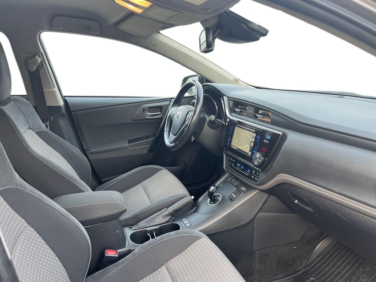 Billede af Toyota Auris Touring Sports 1,8 Hybrid H2 Style 136HK Stc Aut.