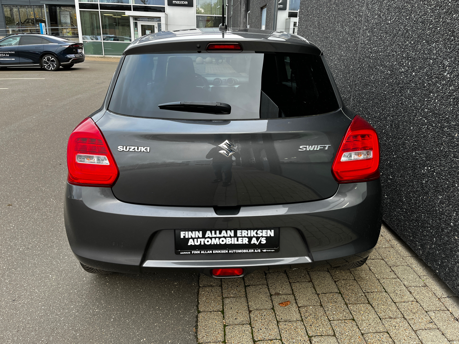 Billede af Suzuki Swift 1,2 Dualjet Exclusive CVT 90HK 5d Aut.