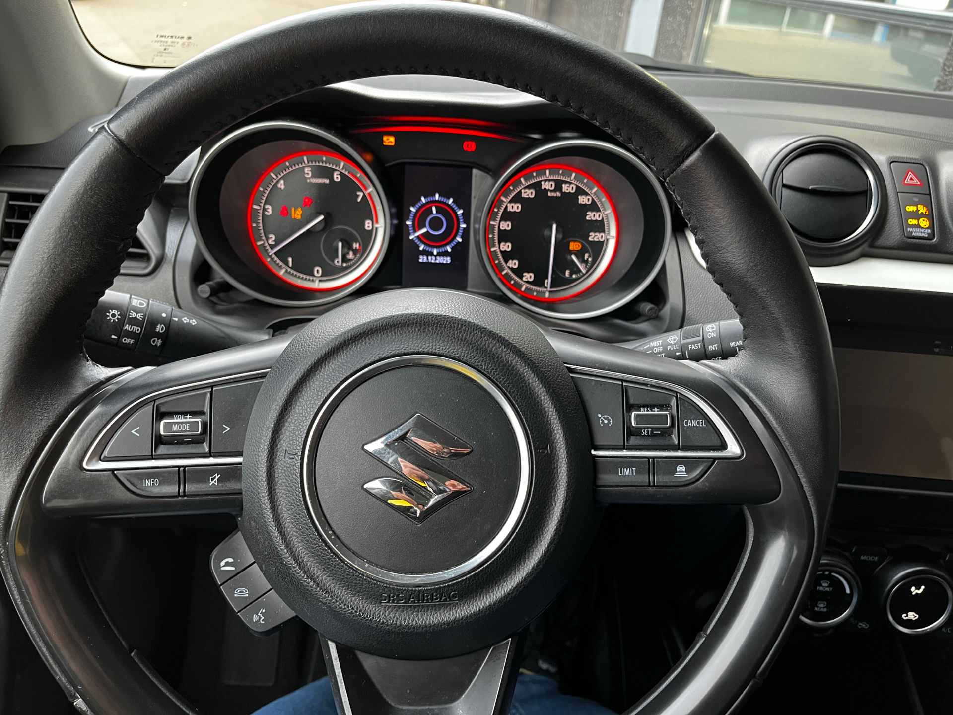 Billede af Suzuki Swift 1,2 Dualjet Exclusive CVT 90HK 5d Aut.