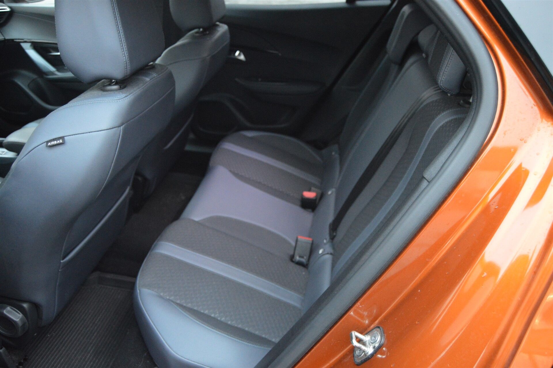 Billede af Peugeot 2008 1,5 BlueHDi Evolution EAT8 130HK 5d 8g Aut.