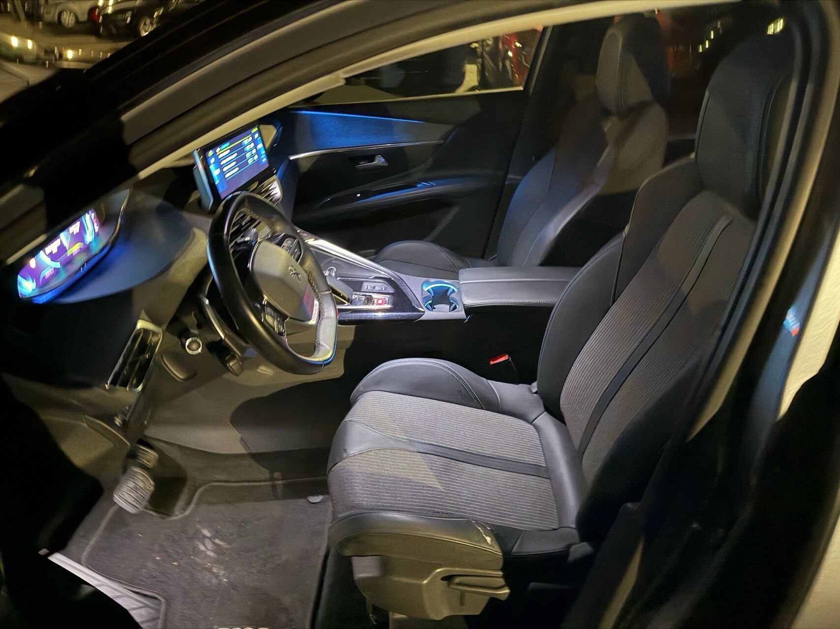 Billede af Peugeot 3008 1,6 PureTech  Plugin-hybrid Allure EAT8 225HK 5d 8g Aut.