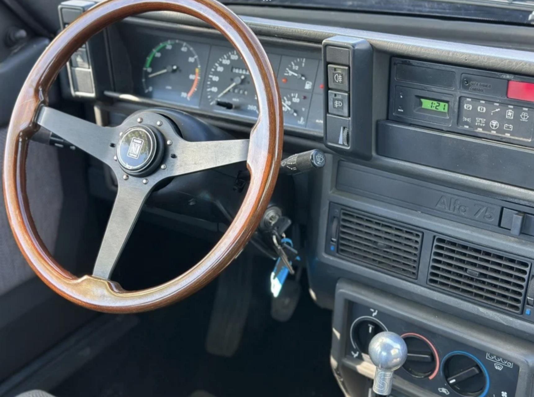 Billede af Alfa Romeo 75 3,0 V6 188HK