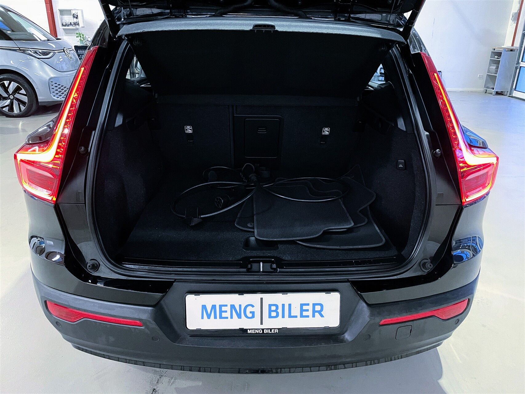 Billede af Volvo XC40 P8 Recharge Twin R-design AWD 408HK 5d Aut.